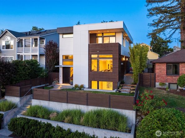 8244 2nd Avenue NE, Seattle WA 98115