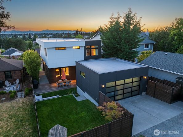 8244 2nd Avenue NE, Seattle WA 98115