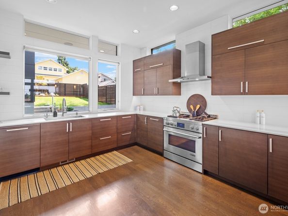 8244 2nd Avenue NE, Seattle WA 98115