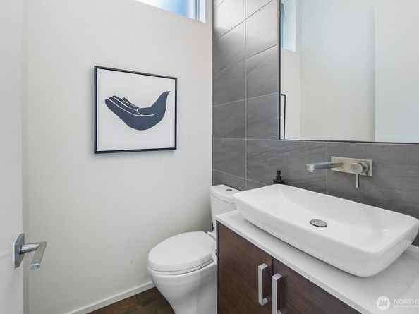 8244 2nd Avenue NE, Seattle WA 98115