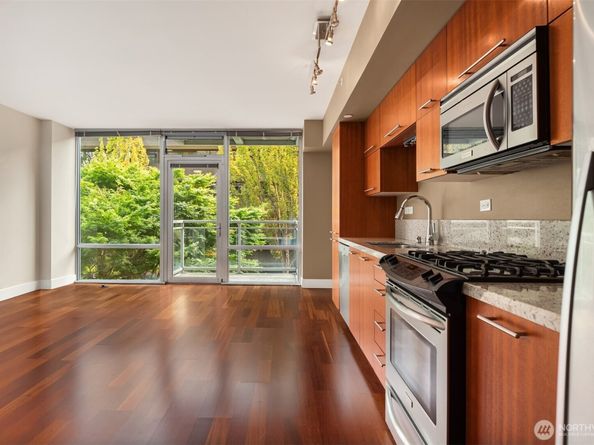 2911 2nd Avenue 310, Seattle WA 98121