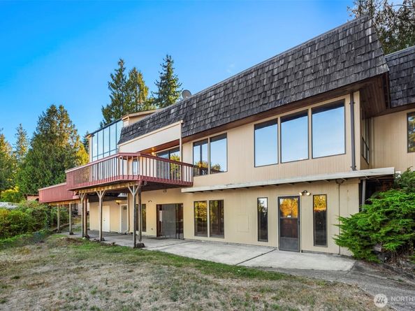1083 Puget Drive E, Port Orchard WA 98366