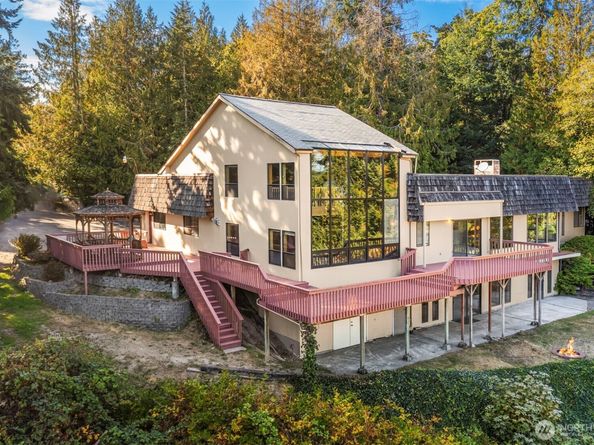 1083 Puget Drive E, Port Orchard WA 98366