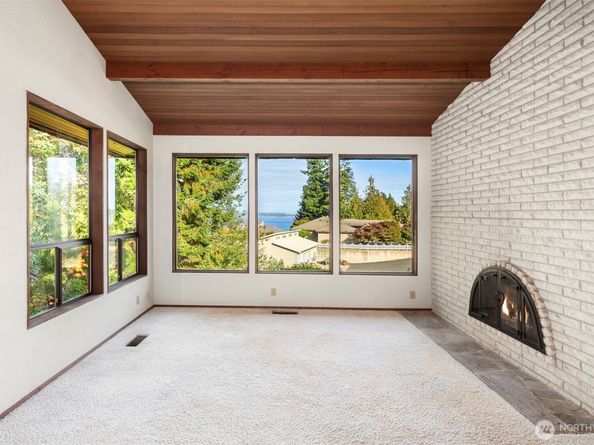 1083 Puget Drive E, Port Orchard WA 98366