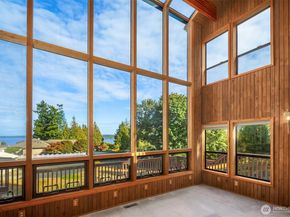 1083 Puget Drive E, Port Orchard WA 98366