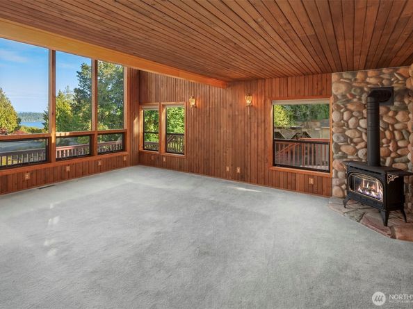 1083 Puget Drive E, Port Orchard WA 98366