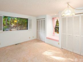 1083 Puget Drive E, Port Orchard WA 98366