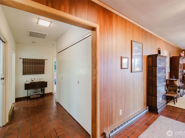 9428 NW Tracyton Boulevard NW, Silverdale WA 98383