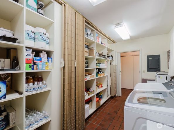 9428 NW Tracyton Boulevard NW, Silverdale WA 98383