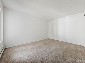 5620 200th Street SW A204, Lynnwood WA 98036