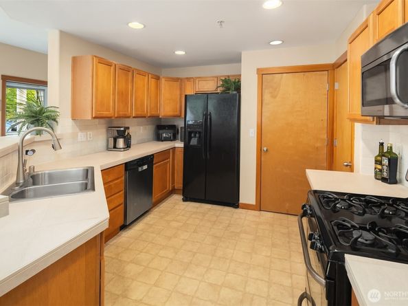 1855 Trossachs Boulevard SE 2402, Sammamish WA 98075