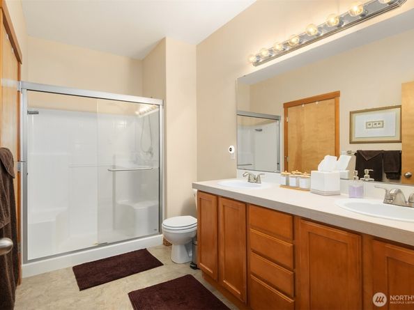 1855 Trossachs Boulevard SE 2402, Sammamish WA 98075