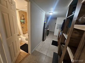 13727 37th Avenue S, Tukwila WA 98166