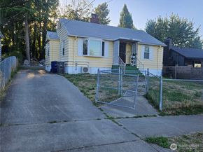 13727 37th Avenue S, Tukwila WA 98166
