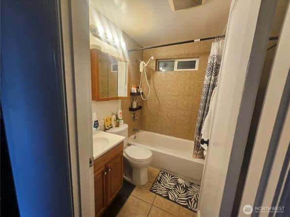 13727 37th Avenue S, Tukwila WA 98166