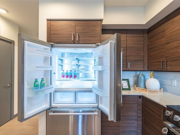 11903 NE 128th Street 608, Kirkland WA 98034