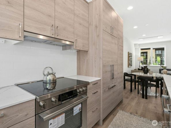 118 C 2nd Street S, Kirkland WA 98033