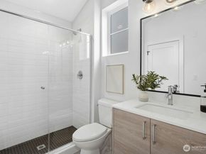 118 C 2nd Street S, Kirkland WA 98033
