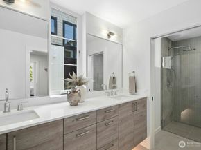 118 C 2nd Street S, Kirkland WA 98033