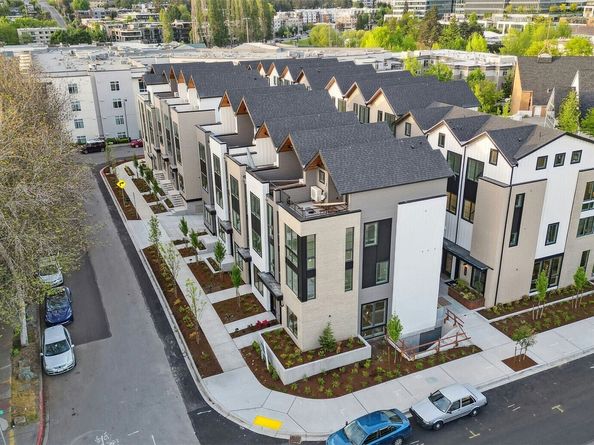 118 C 2nd Street S, Kirkland WA 98033
