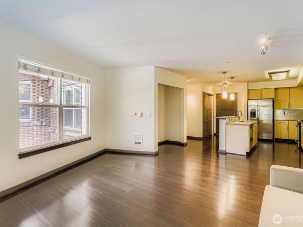413 NE 70th Street 207, Seattle WA 98115