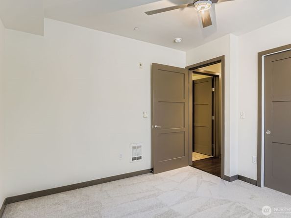 413 NE 70th Street 207, Seattle WA 98115