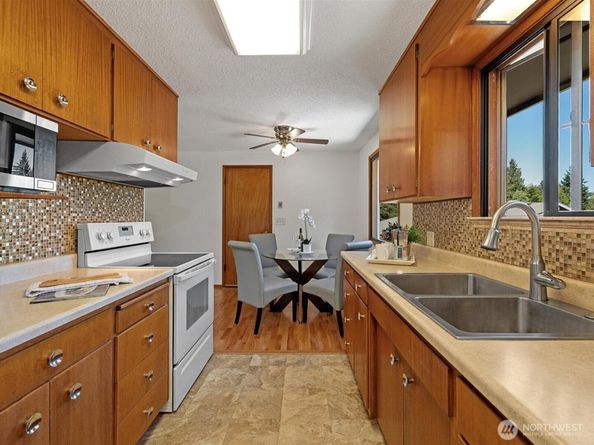 7807 191st Street SW, Edmonds WA 98026