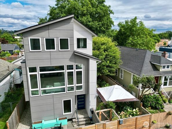 6920 Carleton Avenue S, Seattle WA 98108