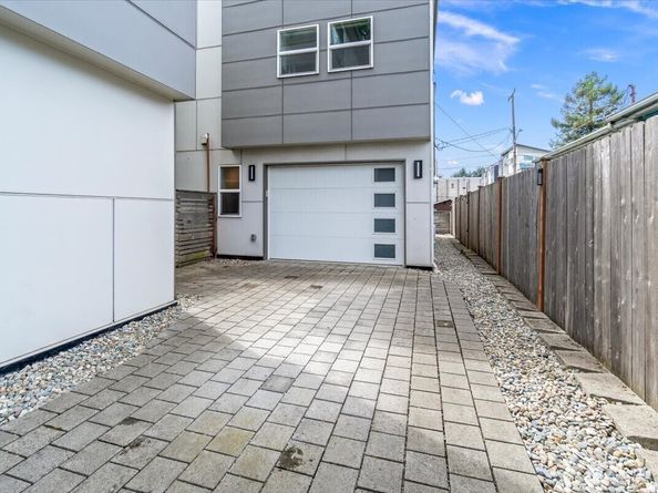 6920 Carleton Avenue S, Seattle WA 98108