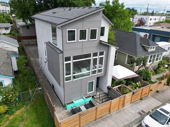 6920 Carleton Avenue S, Seattle WA 98108
