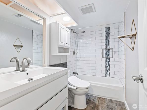 2500 171st Avenue SE, Bellevue WA 98008