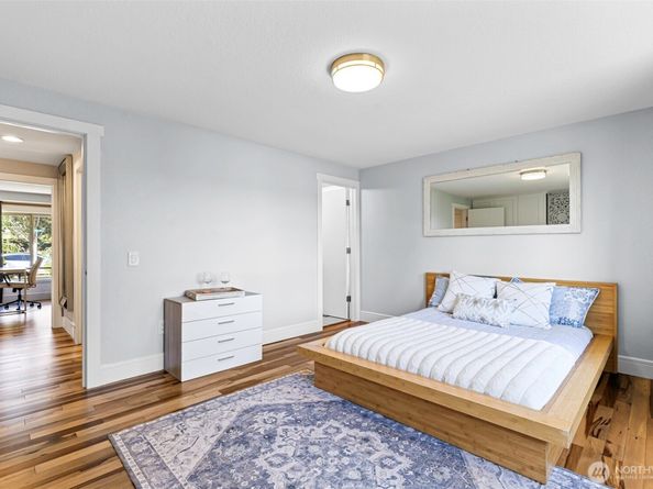 2500 171st Avenue SE, Bellevue WA 98008
