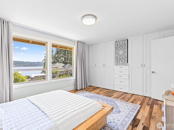 2500 171st Avenue SE, Bellevue WA 98008