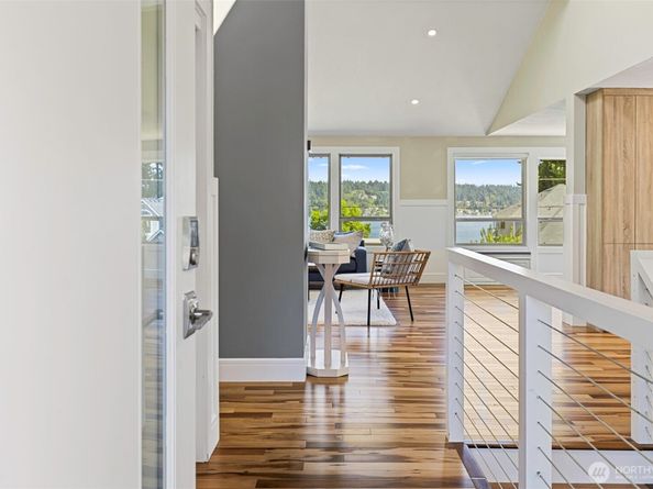 2500 171st Avenue SE, Bellevue WA 98008