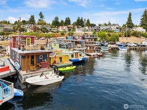 2401 N Northlake Way F5, Seattle WA 98103