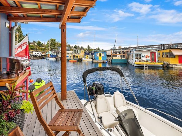 2401 N Northlake Way F5, Seattle WA 98103