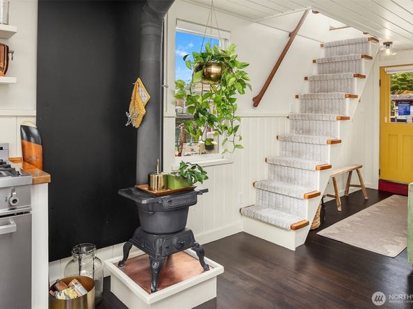 2401 N Northlake Way F5, Seattle WA 98103