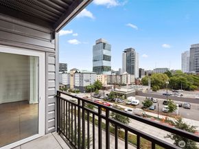 699 John St 517, Seattle WA 98109