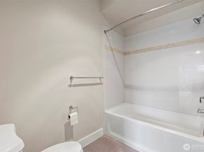 699 John St 517, Seattle WA 98109