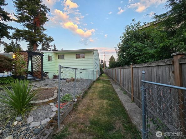 15404 Meadow Road, Lynnwood WA 98087