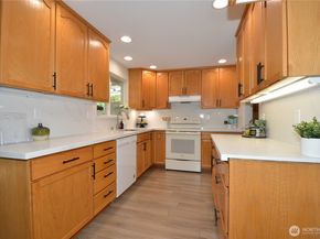 18909 89th Avenue NE, Bothell WA 98011