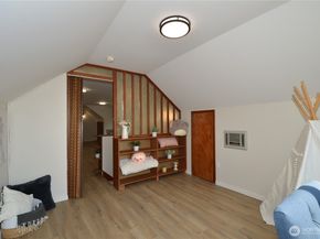 18909 89th Avenue NE, Bothell WA 98011