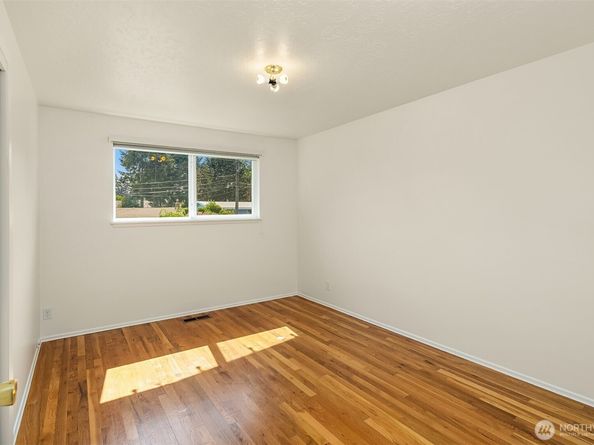 2352 N 192nd Street, Shoreline WA 98133