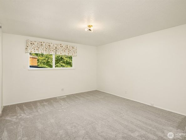 2352 N 192nd Street, Shoreline WA 98133