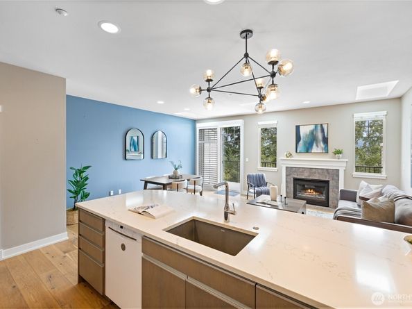 15606 134th Place NE 18B, Woodinville WA 98072
