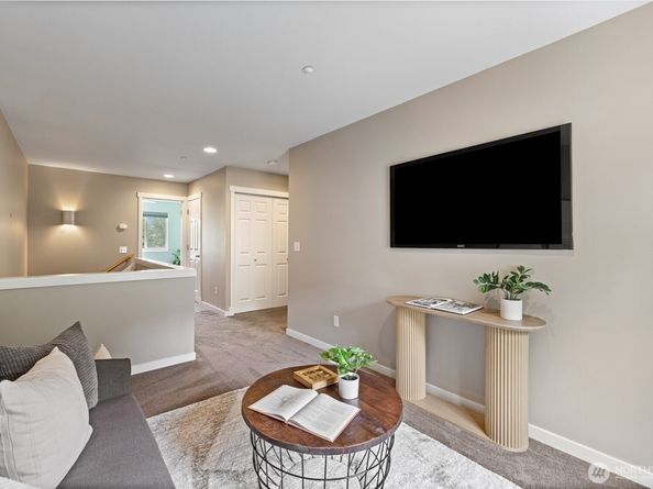 15606 134th Place NE 18B, Woodinville WA 98072