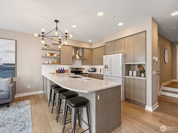 15606 134th Place NE 18B, Woodinville WA 98072