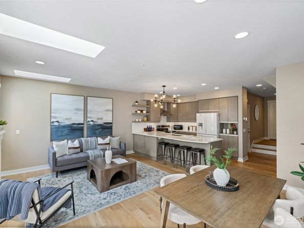 15606 134th Place NE 18B, Woodinville WA 98072