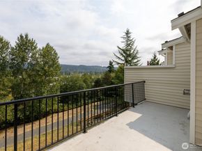 15606 134th Place NE 18B, Woodinville WA 98072