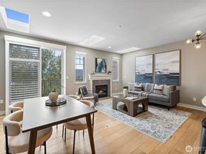 15606 134th Place NE 18B, Woodinville WA 98072